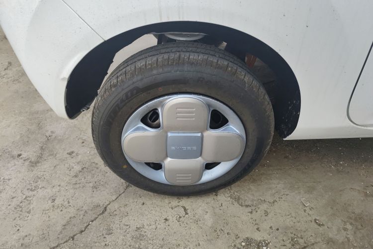 吉利银河 2024款 熊猫mini 200km 耐力熊车身外观6008