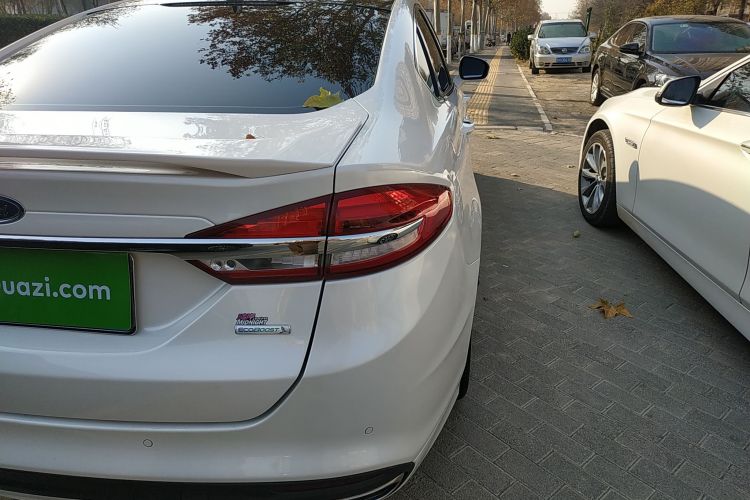 福特 蒙迪欧 2018款 EcoBoost 180 时尚型车身外观9