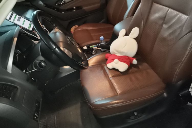 五十铃 mu-X牧游侠 2017款 3.0T 四驱自动尊享型 7座 国IV中控内饰19