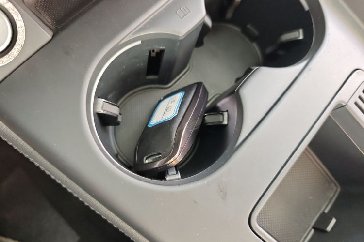 奥迪A4L 2020款 40 TFSI 时尚致雅型中控内饰11