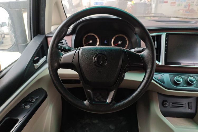 东风风行 菱智 2019款 M5L 1.6L 7座特供型 国VI中控内饰13