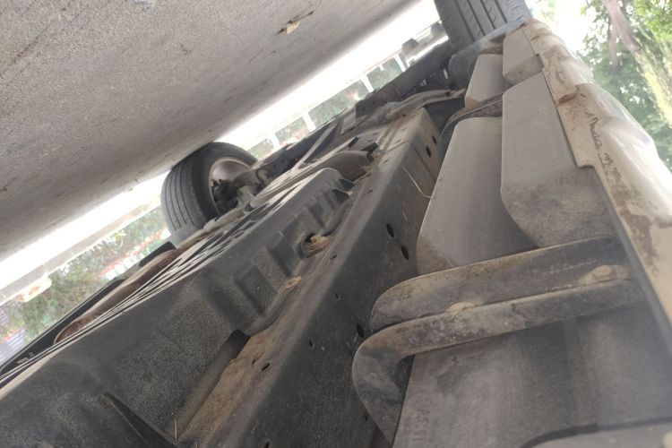 福特 撼路者 2017款 2.0T 汽油自动四驱旗舰版 7座局部细节9003