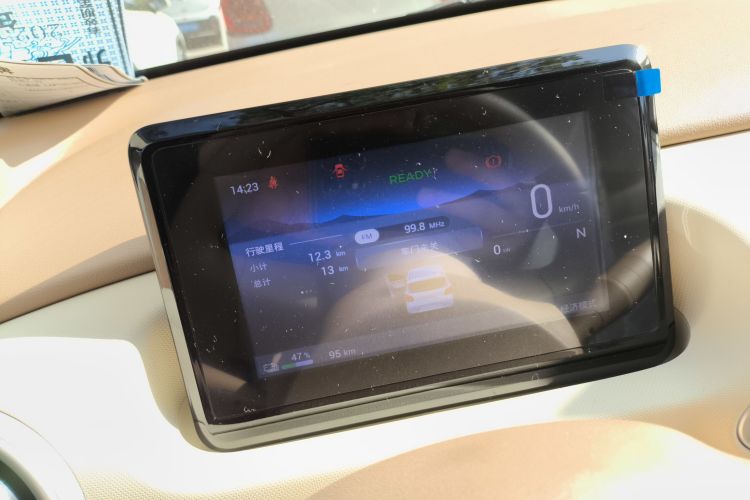 五菱汽车 宏光MINIEV 2025款 四门版 进阶款中控内饰14