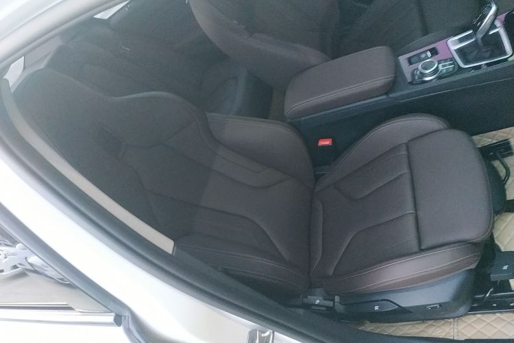 宝马1系 2021款 改款 125i M运动曜夜版局部细节41