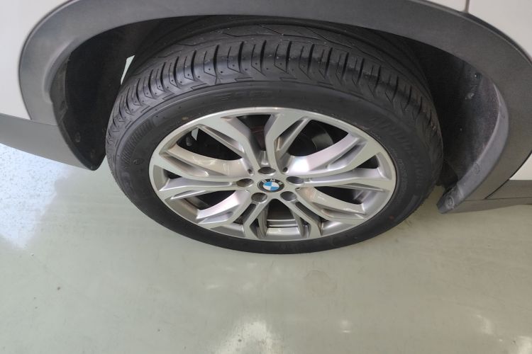 宝马X1 2018款 sDrive20Li 领先型车身外观6002