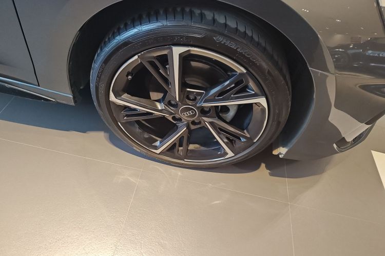 奥迪A3 2023款 Sportback 35 TFSI 时尚运动型车身外观10