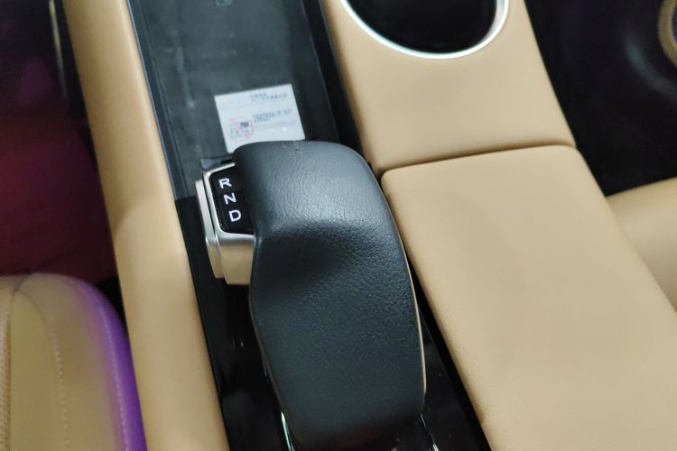 鸿蒙智行 问界M5 2022款 增程四驱性能版局部细节18