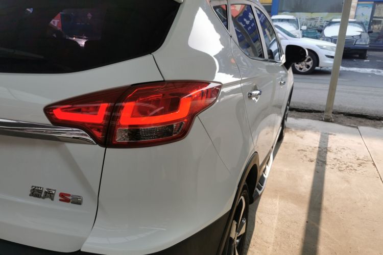 江汽集团 瑞风S3 2018款 定制版 1.5L 手动豪华智能型车身外观9
