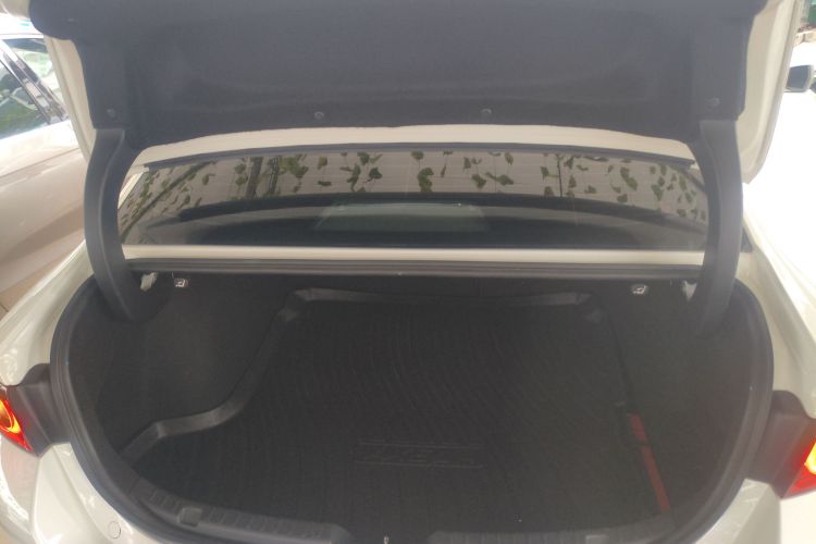 马自达3 昂克赛拉 2023款 2.0L 自动质耀版机舱底盘23