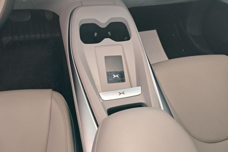 小鹏MONA M03 2024款 515 长续航中控内饰18