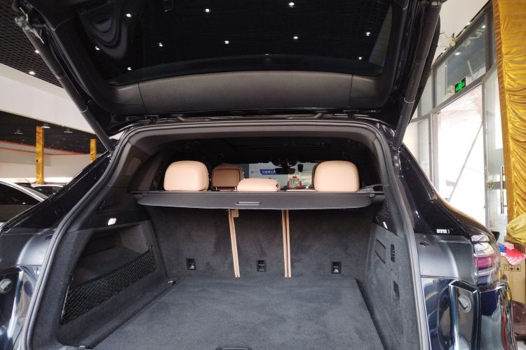 保时捷 2018款 Cayenne 3.0T机舱底盘23