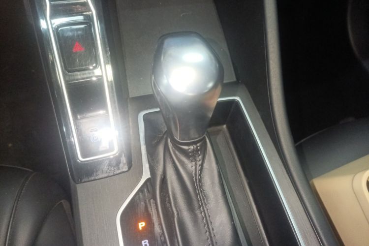 荣威i5 2023款 1.5L CVT尊荣版局部细节18