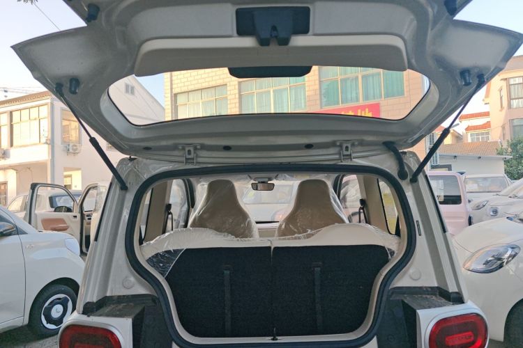 五菱汽车 宏光MINIEV 2024款 第三代 215km 青春版机舱底盘23