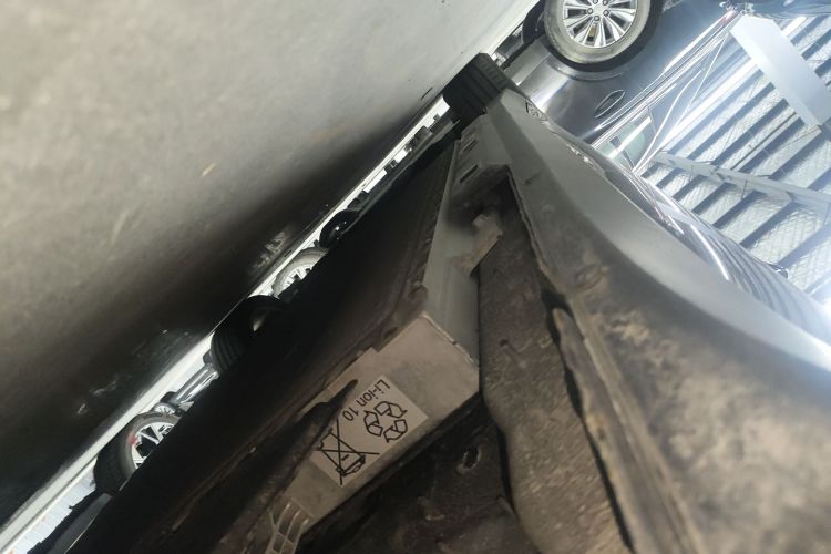 红旗E-QM5 2022款 431km 充电乐享版局部细节9002