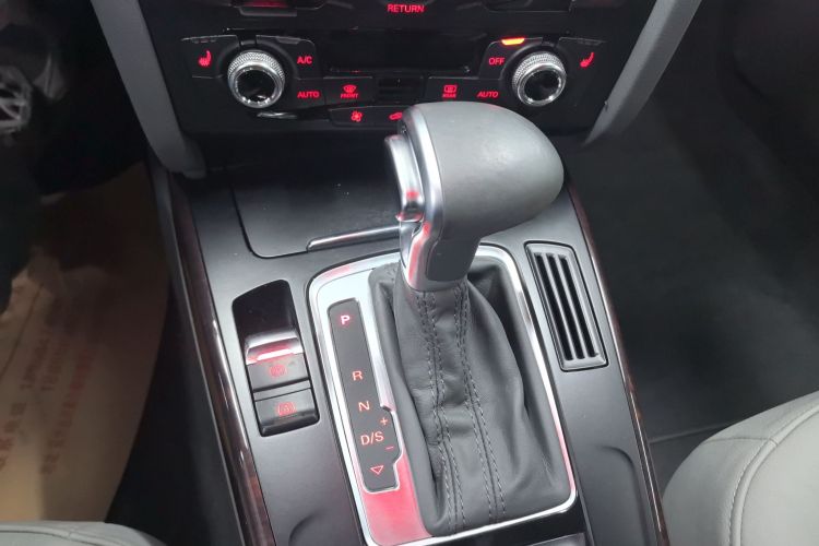 奥迪A4L 2015款 35 TFSI 自动舒适型局部细节18