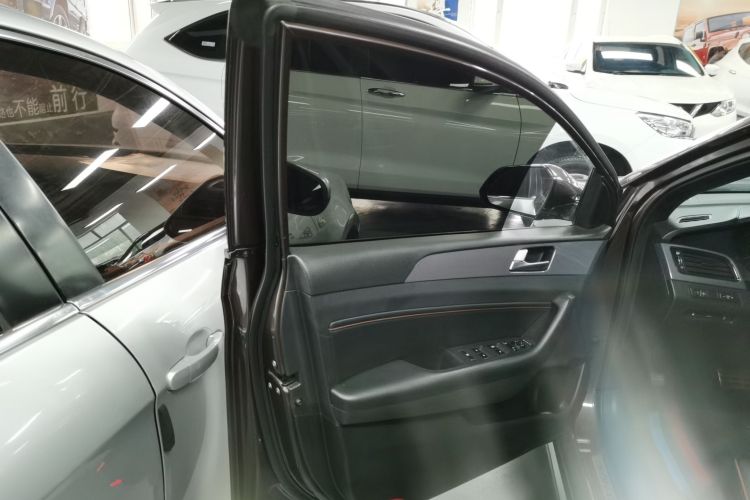 现代 索纳塔 2015款 1.6T GLS智能型中控内饰47