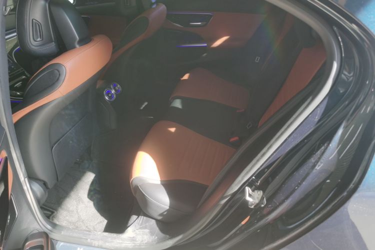 奔驰C级 2022款 C 260 L 运动版中控内饰7004