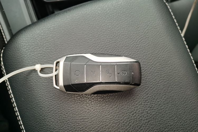 比亚迪 唐 2019款 2.0T 自动智联尊贵型 5座 国VI中控内饰11