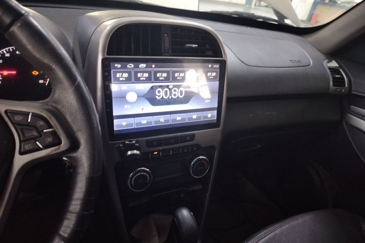 奇瑞 瑞虎3 2015款 1.6L CVT智尚纪念版中控内饰16