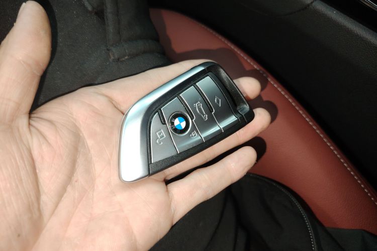 宝马5系 2022款 改款二 525Li M运动套装中控内饰7001