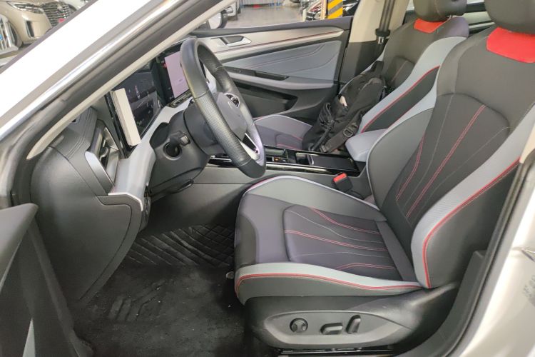 大众 2023款 凌渡L 280TSI DSG酷辣版中控内饰19