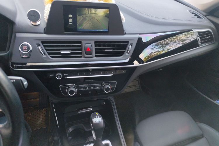 宝马1系 2018款 改款 118i 运动型局部细节16