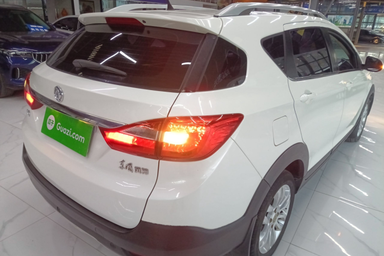 东风风神AX3 2016款 1.5L 手动尚酷型车身外观7