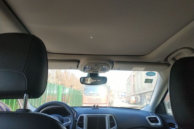 Jeep 指南者 2020款 220T 自动领先版局部细节22