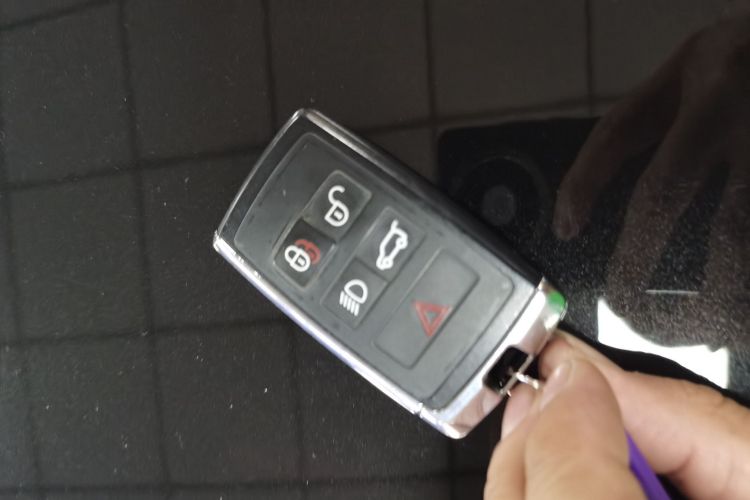 路虎 发现 2018款 3.0 SC V6 SE中控内饰7001