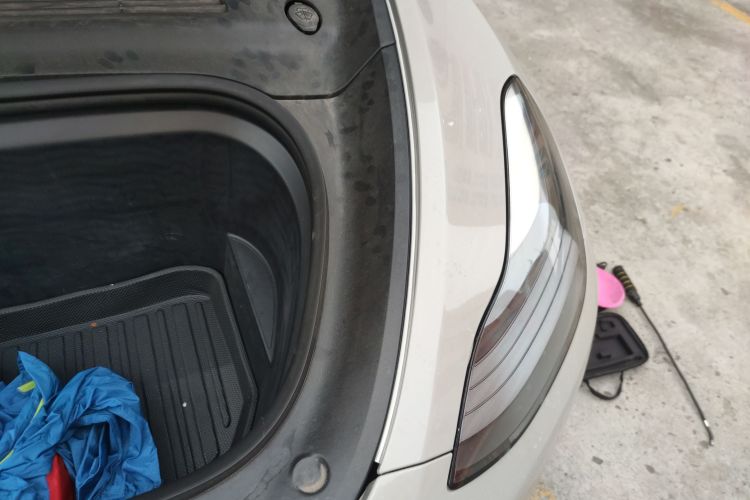 特斯拉 Model Y 2022款 Performance高性能全轮驱动版局部细节9007