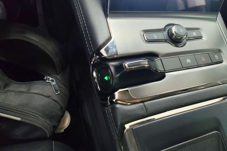 蔚来ES6 2019款 420KM 运动版中控内饰18