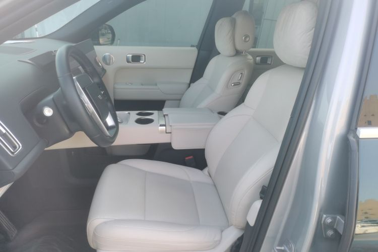 理想汽车 理想L8 2023款 Pro中控内饰19