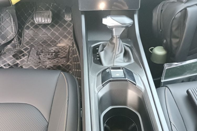 东风风神 奕炫 2024款 1.5L 自动劲速版中控内饰18