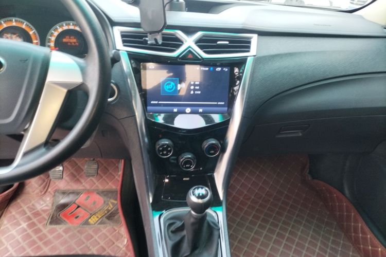 比亚迪F3 2020款 1.5L 手动豪华版中控内饰16