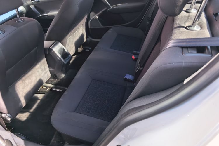 大众 朗逸 2013款 改款经典 1.6L 手动风尚版中控内饰21