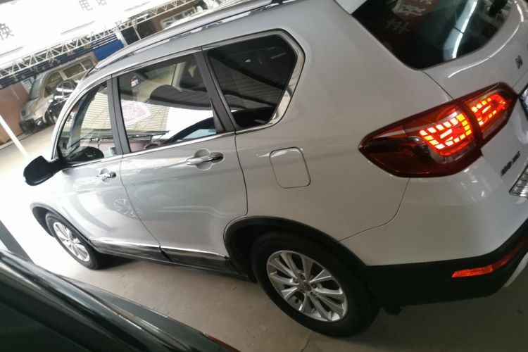 哈弗H6 2018款 运动版 1.5T 自动两驱精英型 国V车身外观4