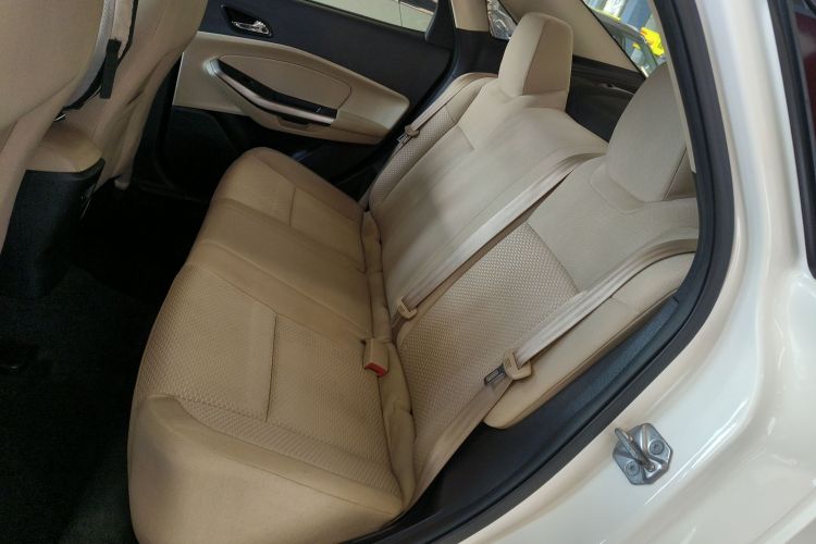 福特 福睿斯 2017款 改款 1.5L 手动舒适型中控内饰21