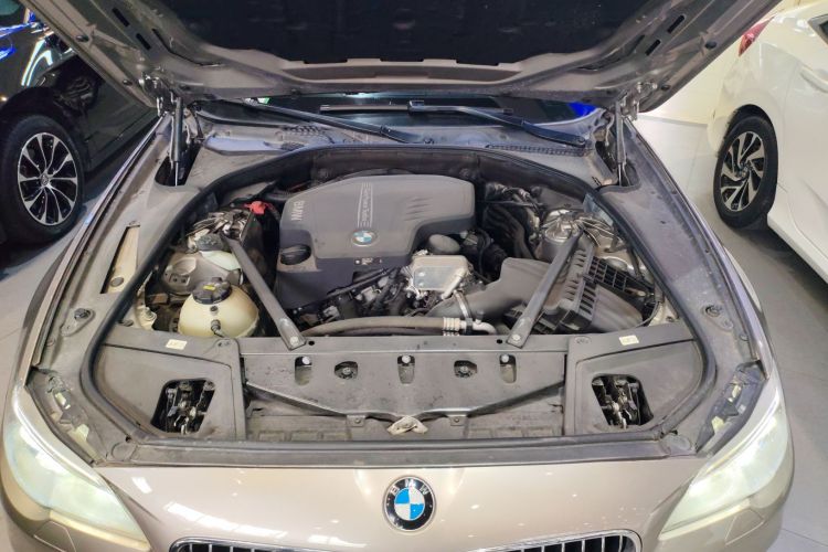 宝马5系 2017款 525Li 豪华设计套装机舱底盘24