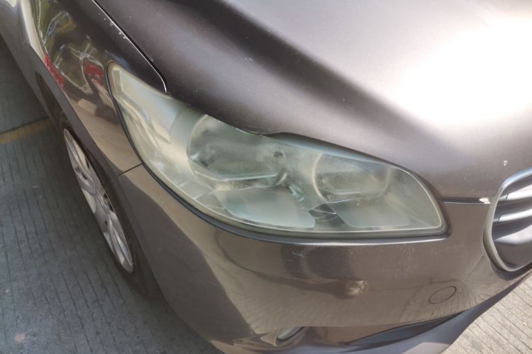 标致301 2014款 1.6L 自动舒适版车身外观8