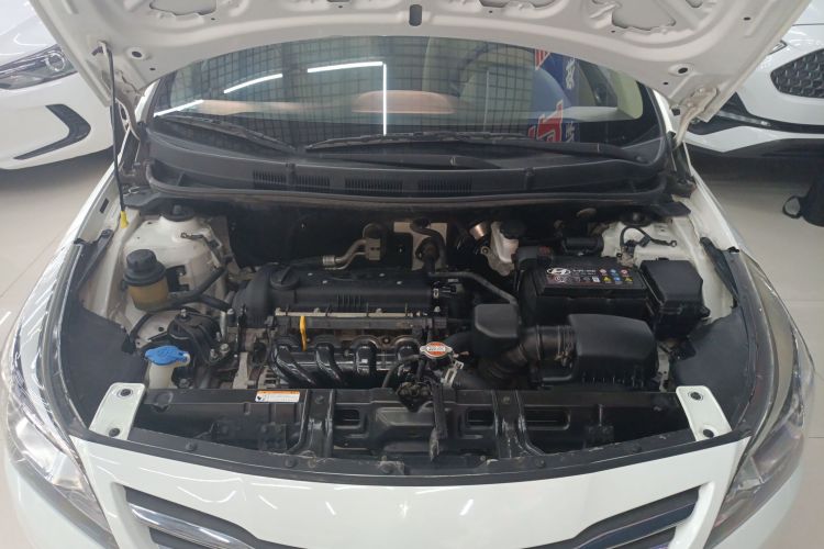 现代 瑞纳 2014款 1.4L 手动智能型GLS局部细节24