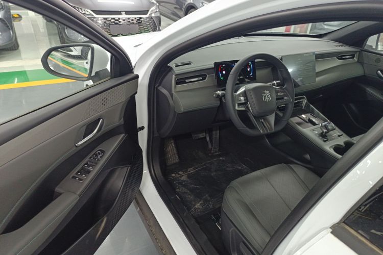 比亚迪 秦PLUS 2025款 DM-i 智驾版 55KM领先型中控内饰7003