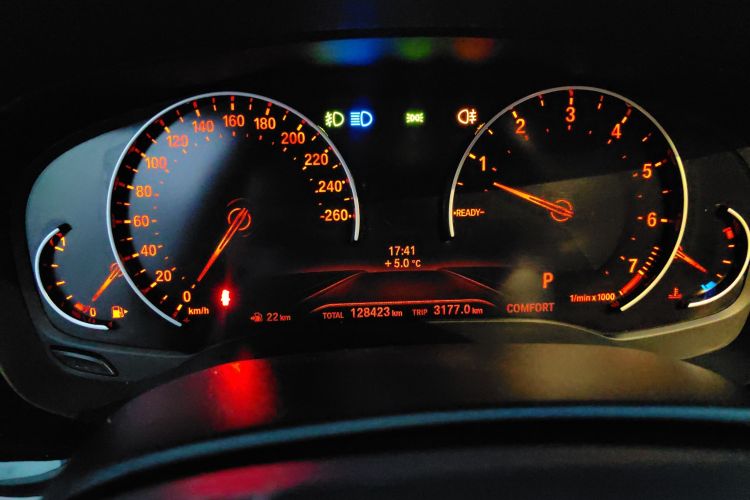 宝马5系 2018款 528Li 上市特别版局部细节14