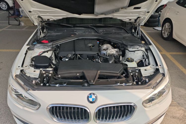 宝马1系(进口) 2015款 120i 领先型机舱底盘24