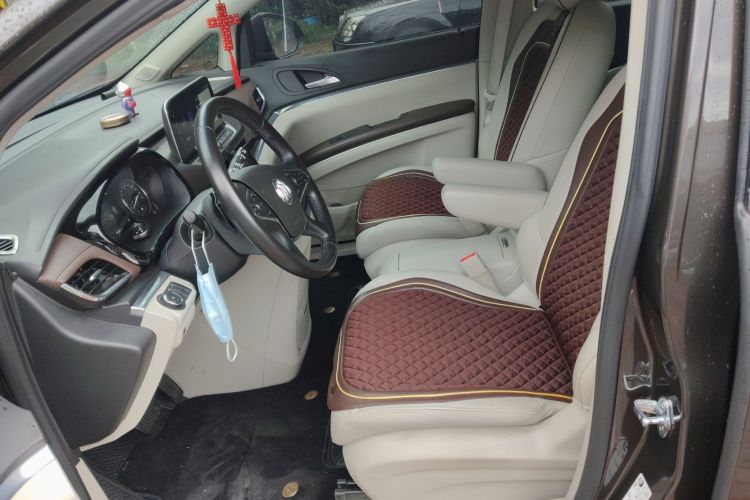 别克GL8 2020款 陆上公务舱 652T 豪华型中控内饰19