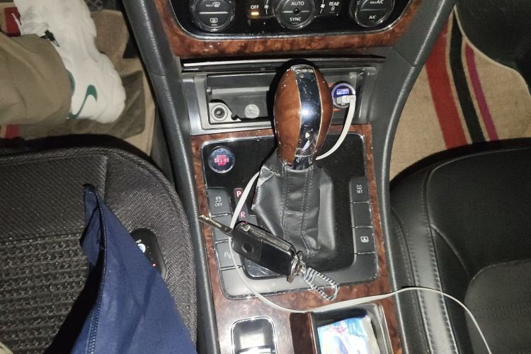 大众 帕萨特 2013款 2.0TSI DSG至尊版中控内饰18