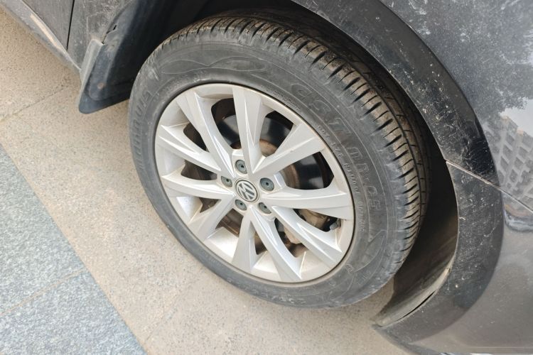 大众 朗逸 2015款 1.6L 手动舒适版车身外观10