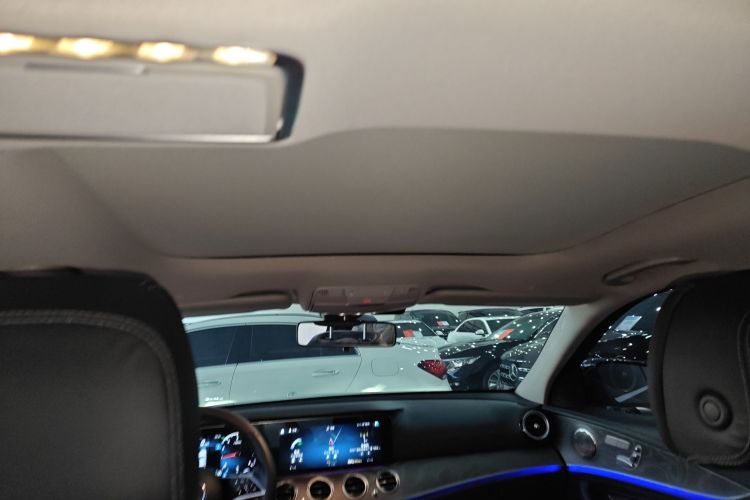 奔驰E级 2021款 改款 E 260 L 4MATIC中控内饰22