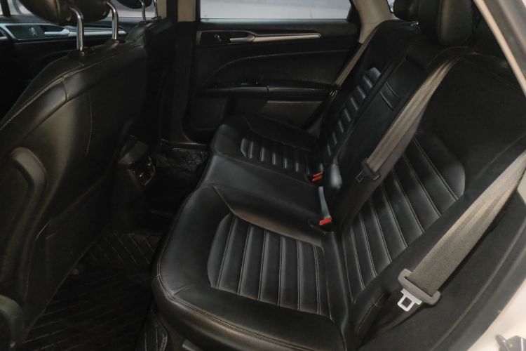 福特 蒙迪欧 2013款 1.5L GTDi180时尚型中控内饰21