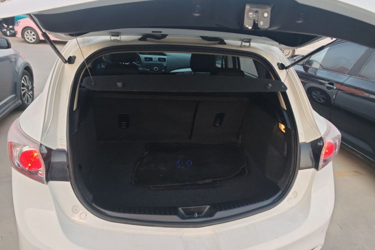 马自达3星骋 2015款 两厢 1.6L 自动精英型机舱底盘23