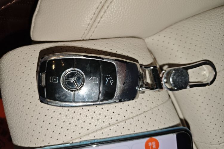 奔驰E级 2019款 E 260 L中控内饰7001